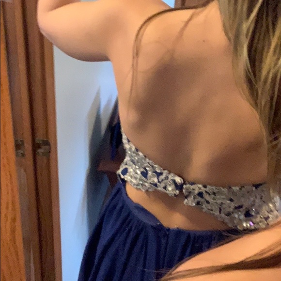 Dress - Picture 3 of 3